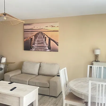 דירה Beautiful Located 800 M From The